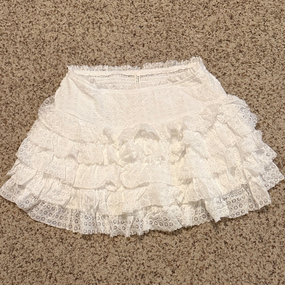 American Eagle Chic White Lace Ruffle Mini Skort